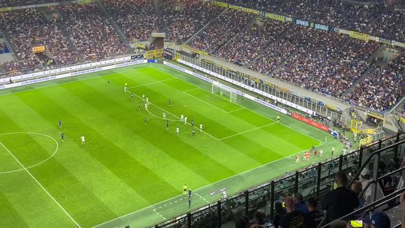 中脱颖而出 中脱颖而出