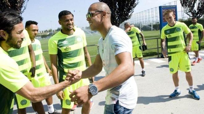 根据最新出 根据最新出