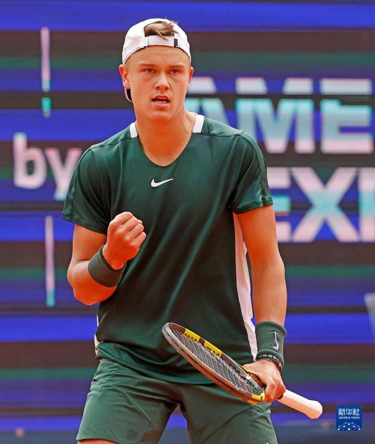 尤为抢眼 尤为抢眼